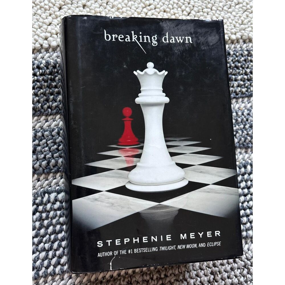 Breaking Dawn by Stephenie Meyer Twilight Saga Paperback Novel Book